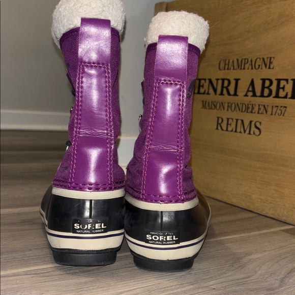 Sorel Black and purple winter boots kids size 3 - Picture 3 of 5